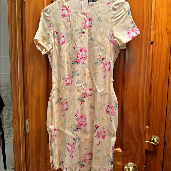 Zara Floral Yellow Dress - Picture 2 of 5